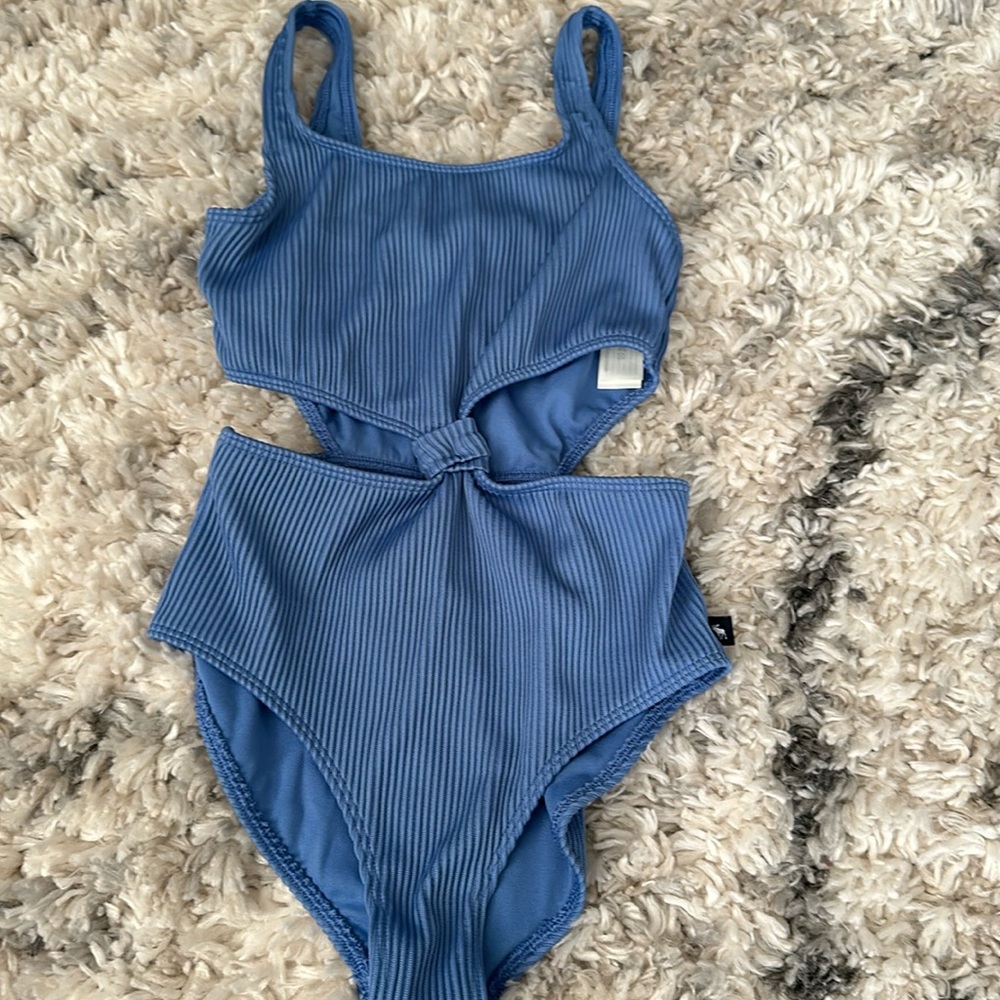 9/10 kids Abercrombie one piece bathing suit